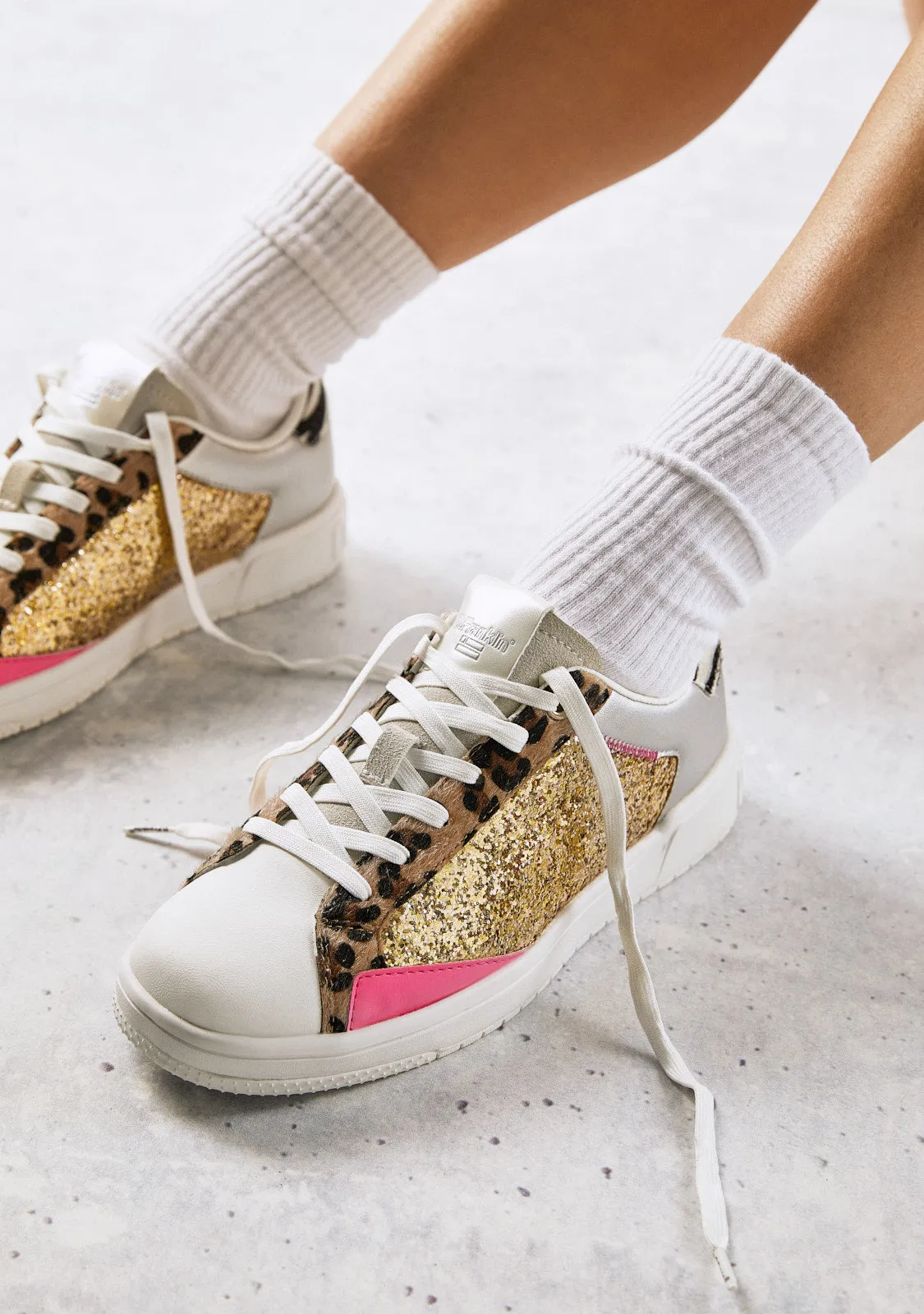 Court V2 Tennis Basic Glitter Gold Leo