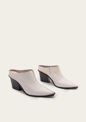 KAANAS atria textured mule w. square tip