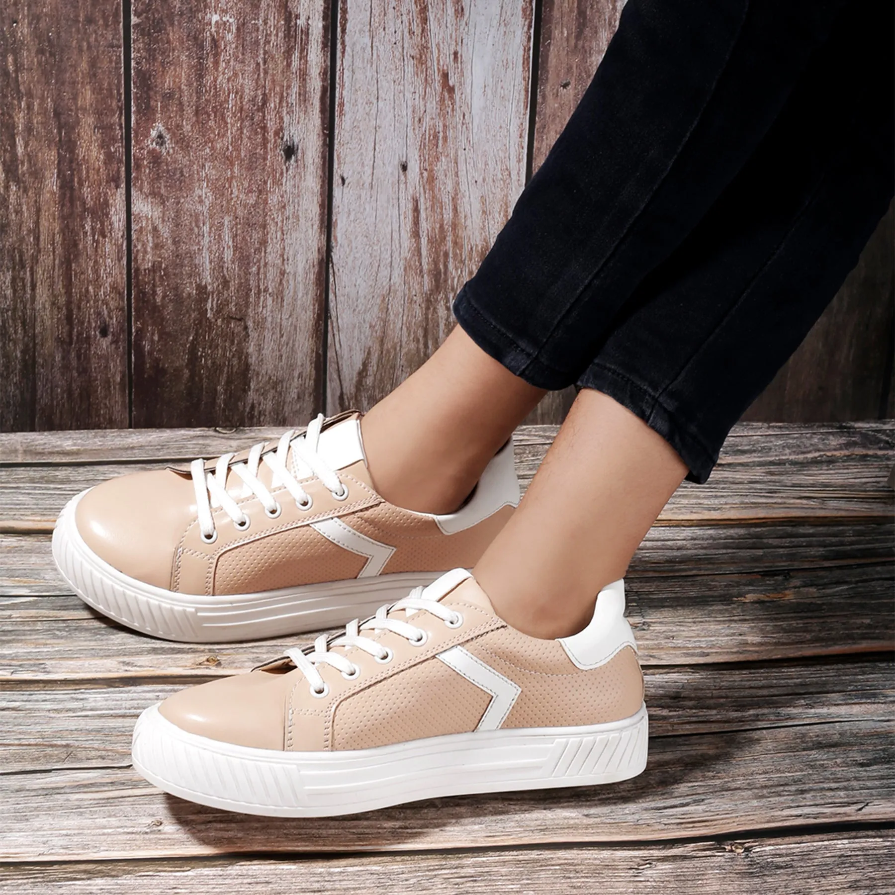 Latest Women's New Stylish Casual Sneaker Lace up Shoes