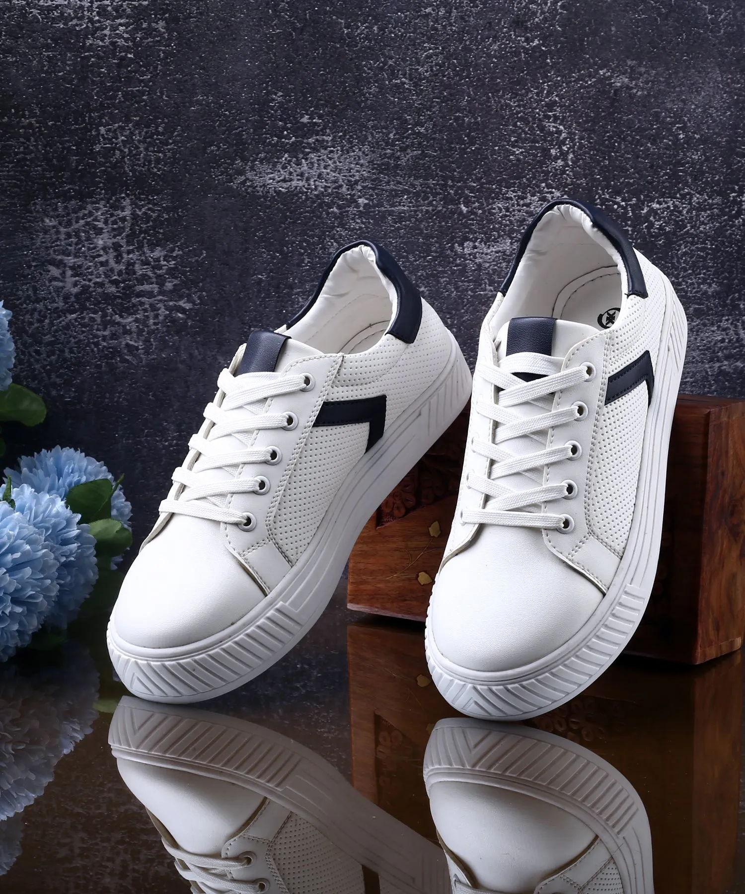 Latest Women's New Stylish Casual Sneaker Lace up Shoes