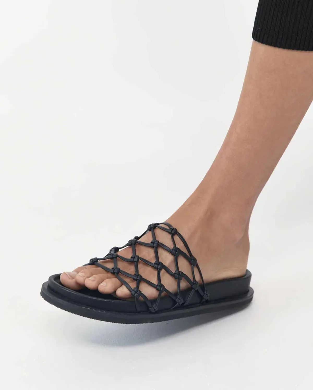 Macrame Gio Slide - Black