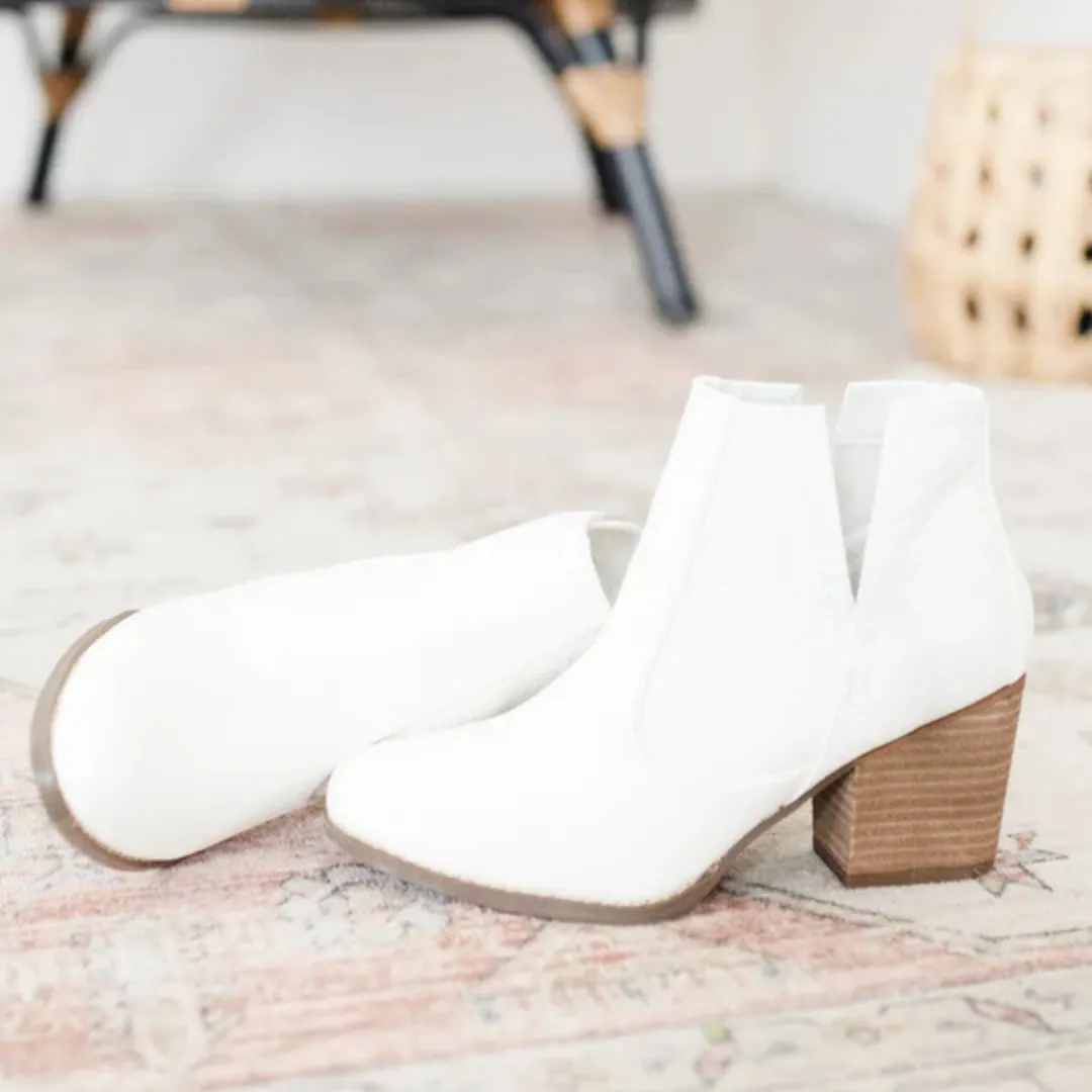 Online Exclusive | Tarim Textured Bootie in White