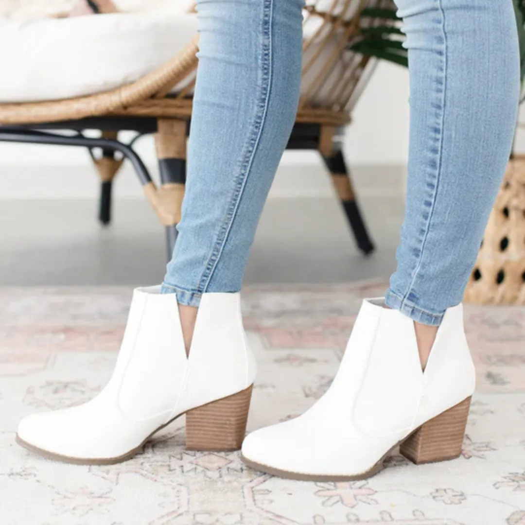 Online Exclusive | Tarim Textured Bootie in White