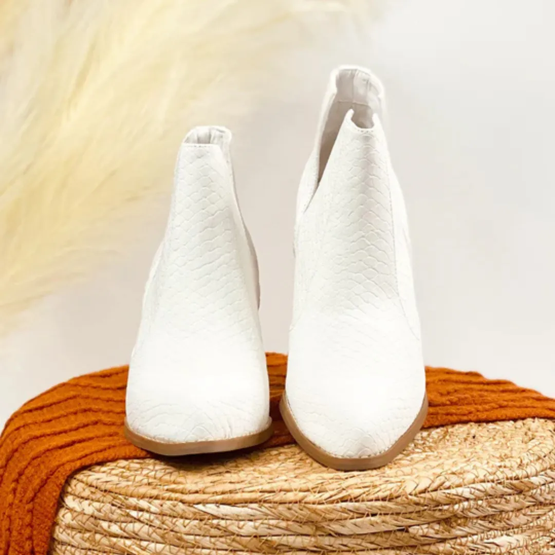 Online Exclusive | Tarim Textured Bootie in White