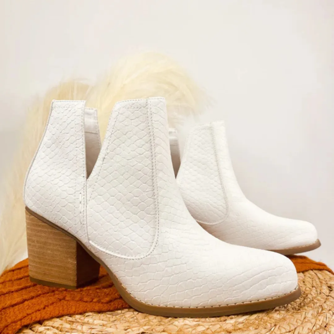 Online Exclusive | Tarim Textured Bootie in White