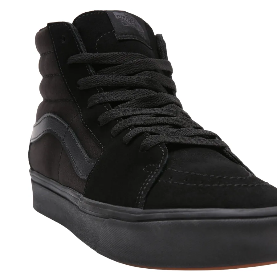 Vans scarpa sneakers alta da uomo e donna Comfycush Sk8-Hi vn0a3wmbvnd1 nero-nero